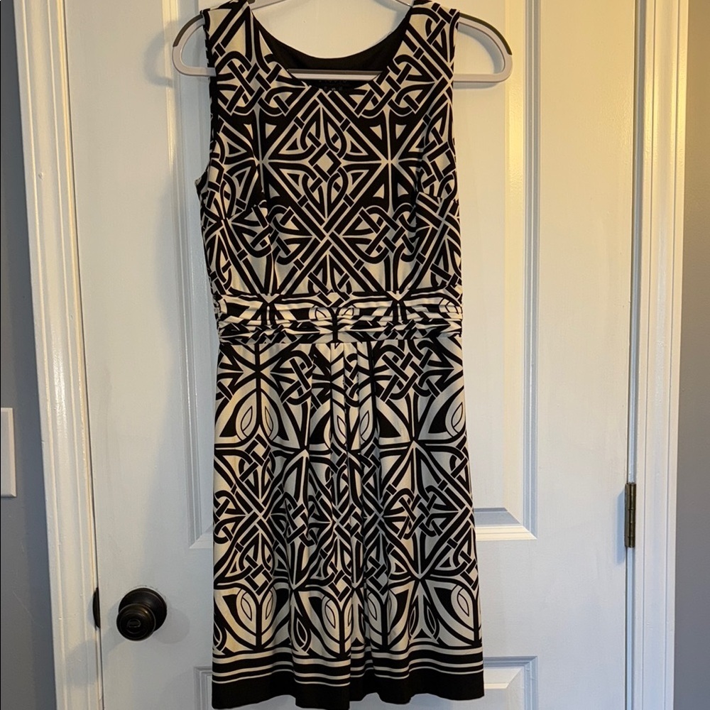 Black and White Geometric Sleeveless Dress